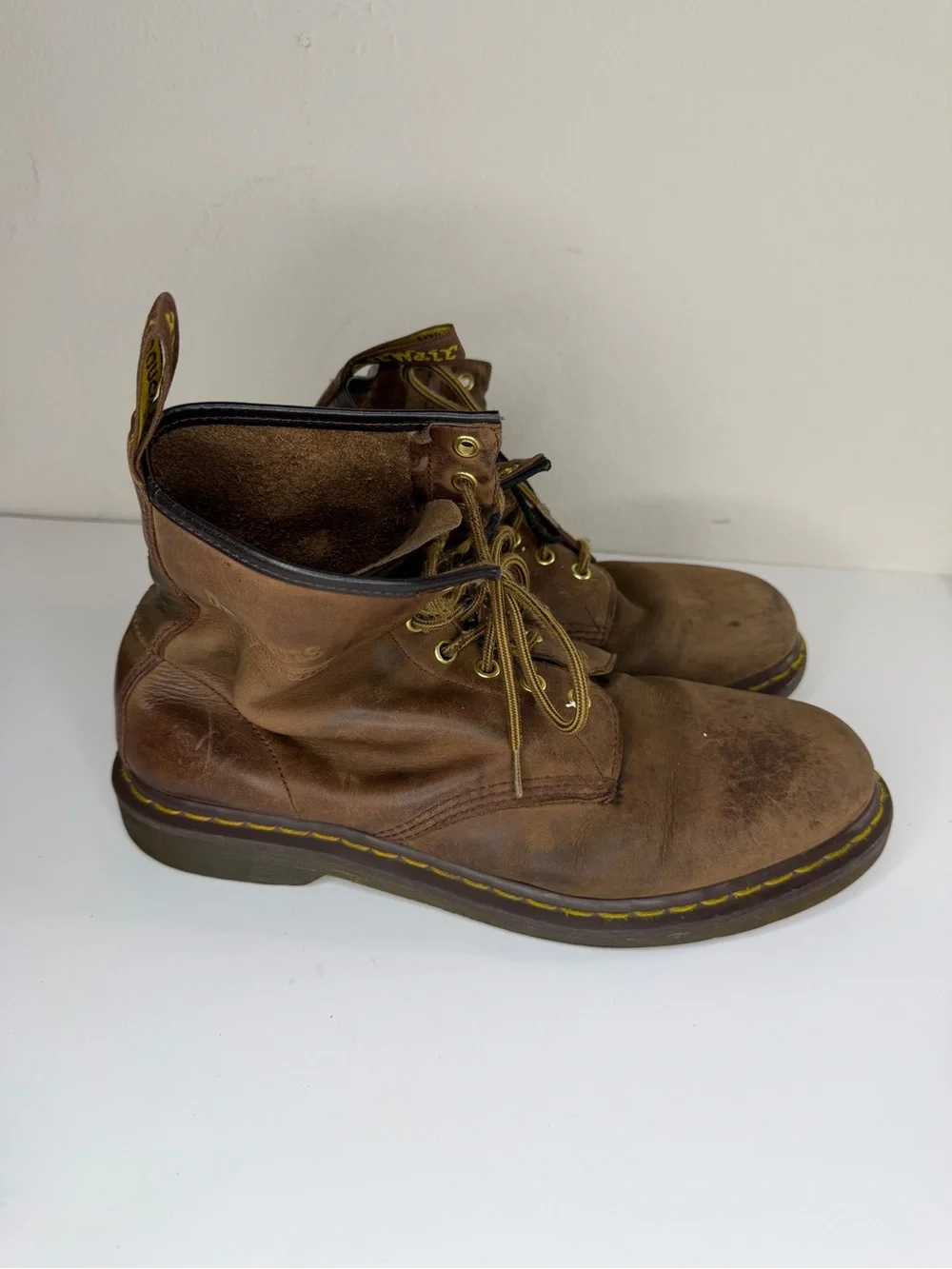Dr. Martens durable brown